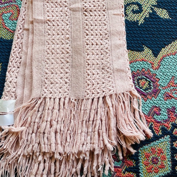 Knit Necessities Soft Knitted Throw Blanket - Picture 4 of 8